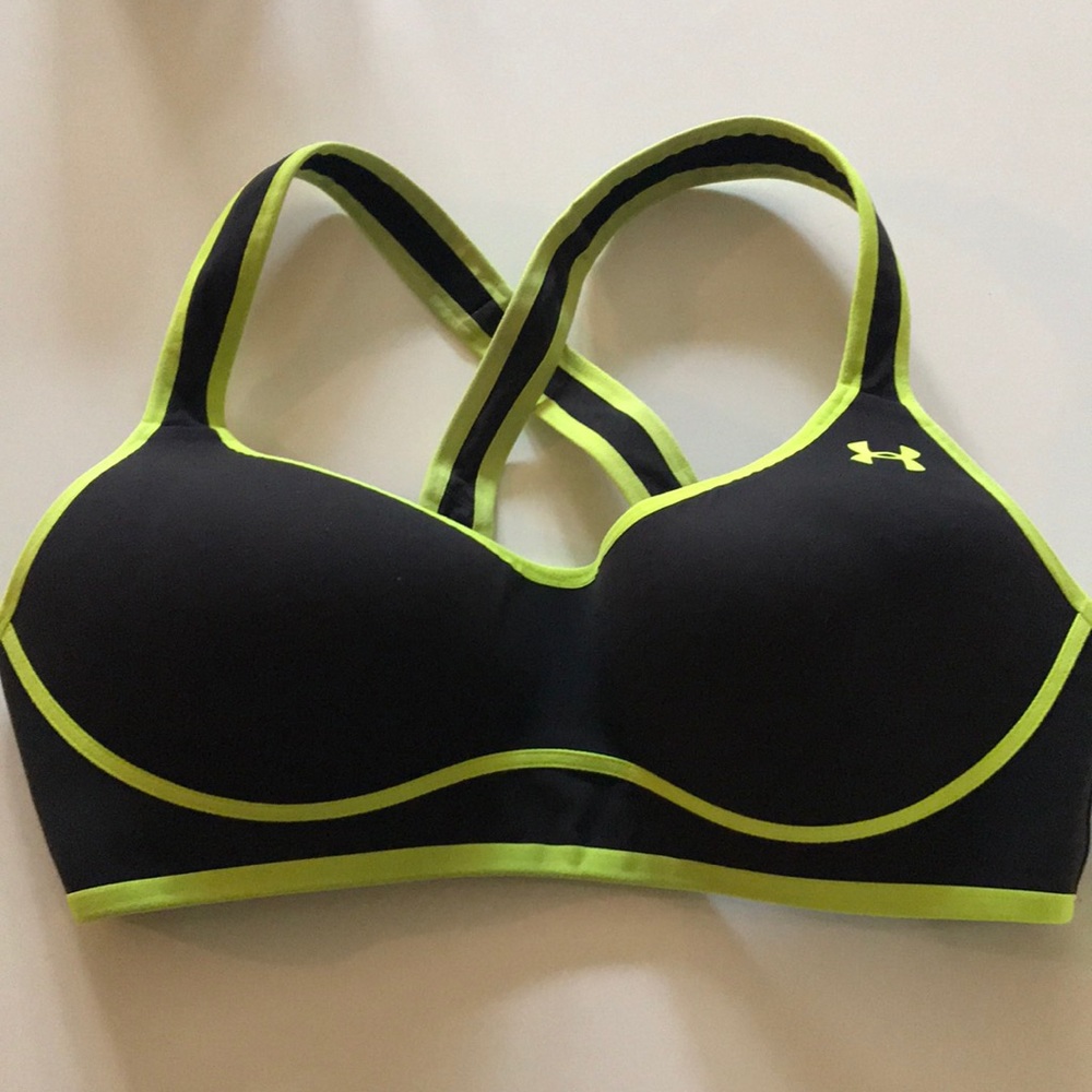 Under Armour Contoured Sports Bra 34C